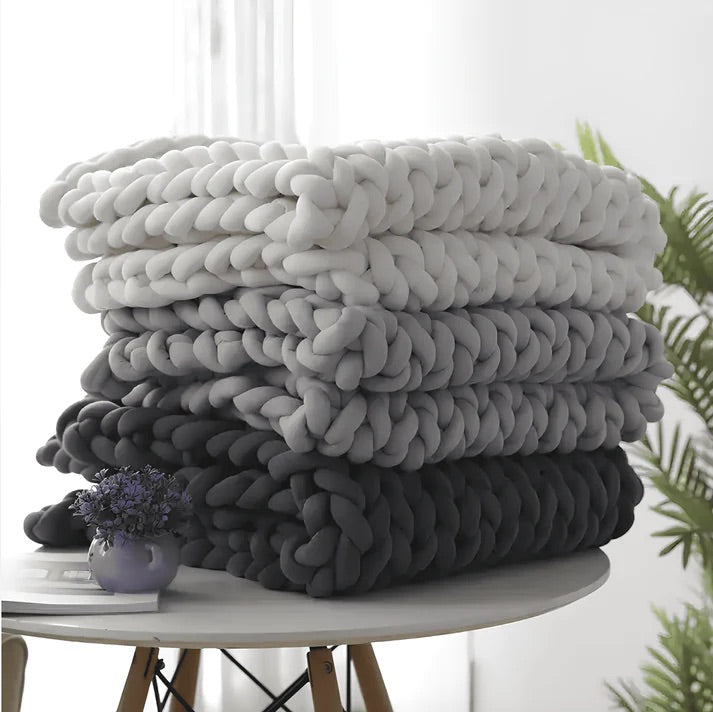 ACME ESSENTIALS™ - KNITTED COMFORT BLANKET