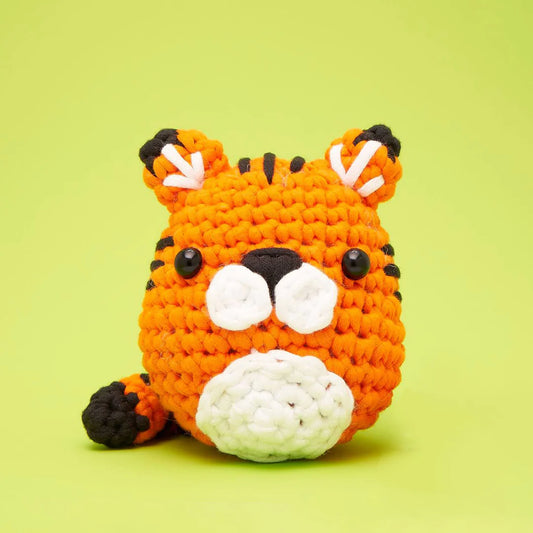 ACME ESSENTIALS™ -Tiger Crochet Kit